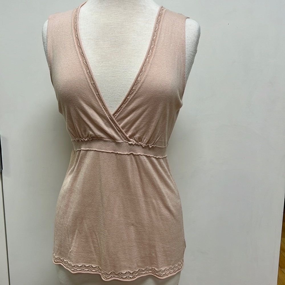 Elie Tahari silk and cotton v neck top size large